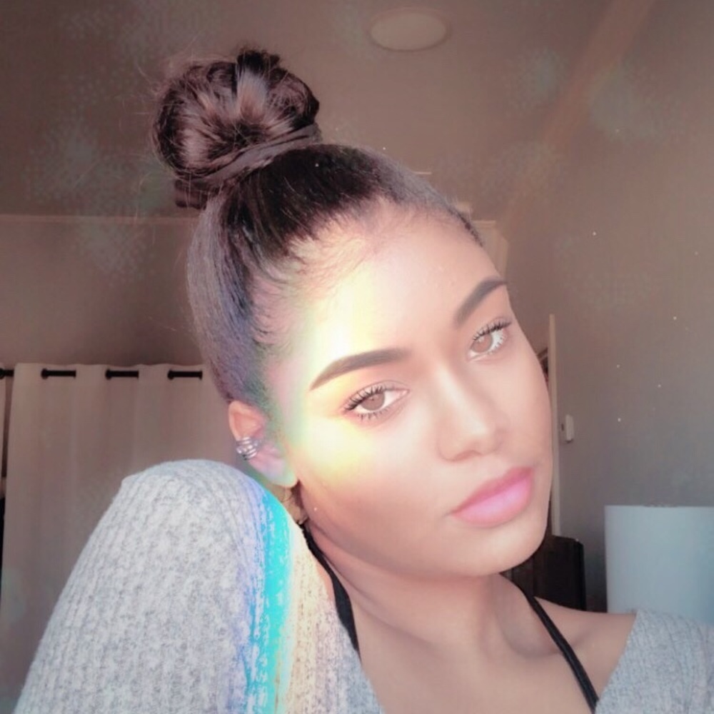 Meet your Posher, Kira